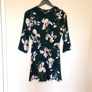 Dynamite deep green tropical floral print dress